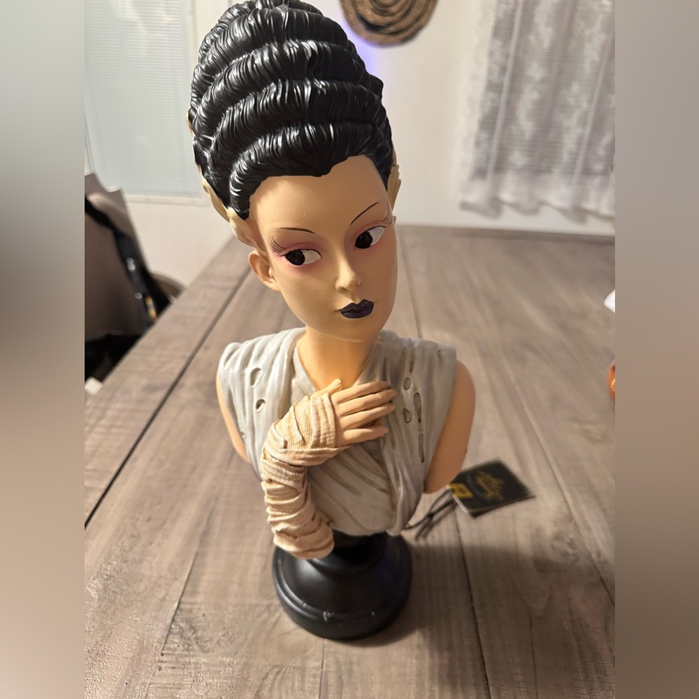 Bride of Frankenstein Bust